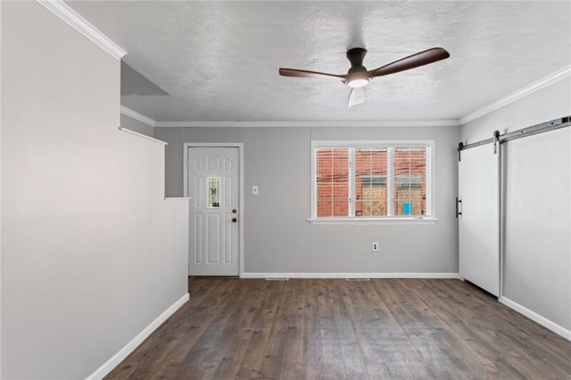 2810 Edwards Way — photo 4