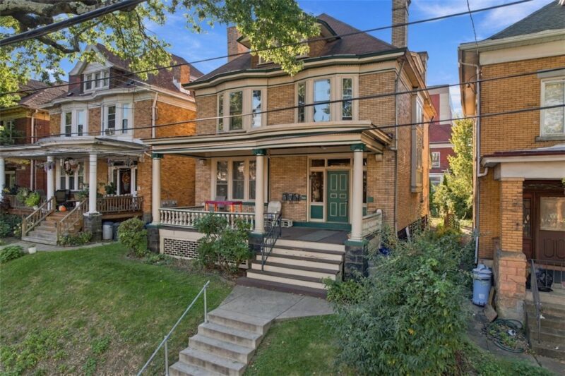 740 Broughton St — photo 3