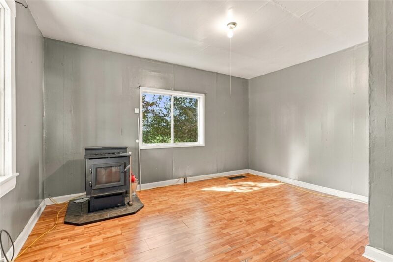 153 Humbert Road — photo 4