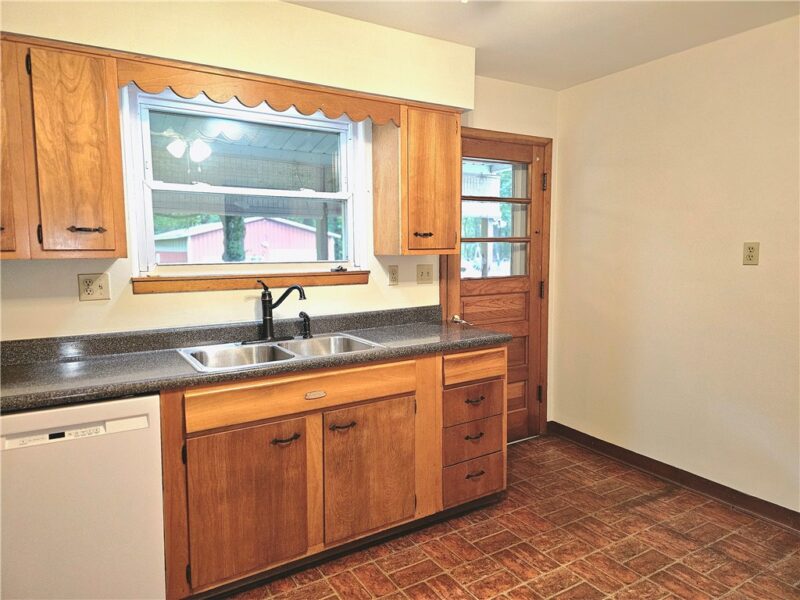 955 Eastwood Rd — photo 8