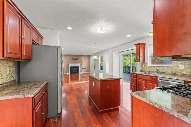 302 Summit Cir — photo 8
