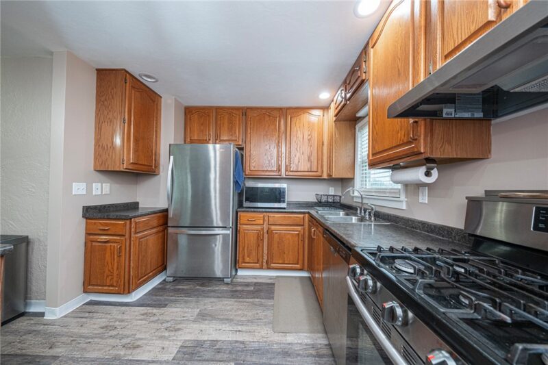 407 Cottage Ln — photo 6