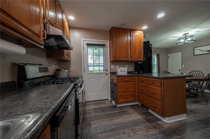 407 Cottage Ln — photo 7