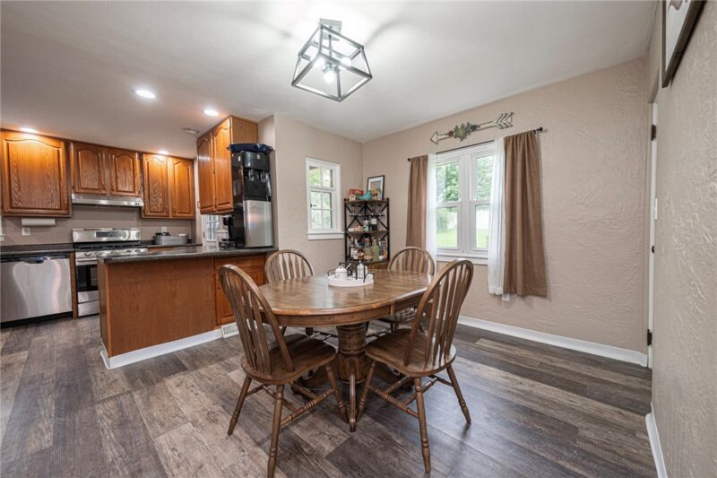407 Cottage Ln — photo 8