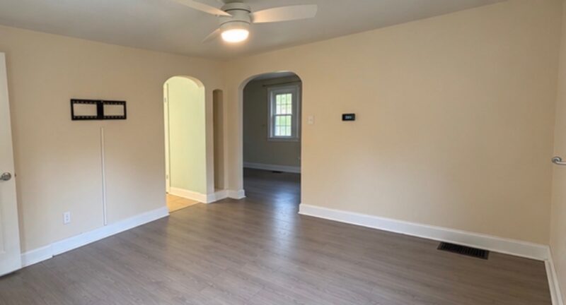 695 Roosevelt Road — photo 7