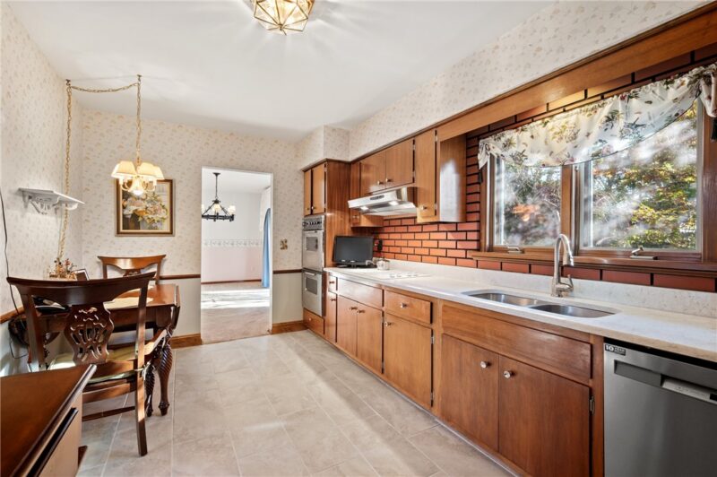 3535 Macarthur Dr — photo 8