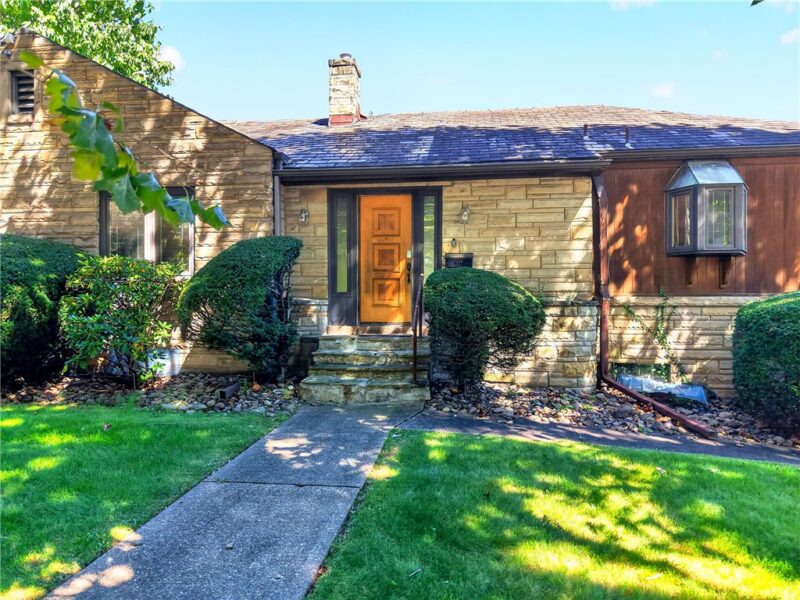 1309 Summit St — photo 3
