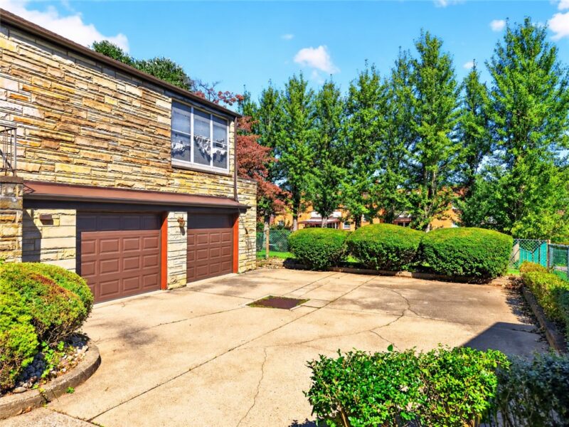1309 Summit St — photo 4