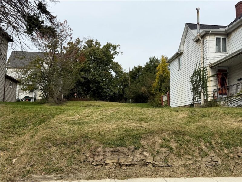 128 Hall Ave — photo 2