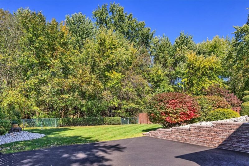820 Niagara Drive — photo 3