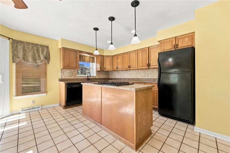 213 Chris Dr — photo 6