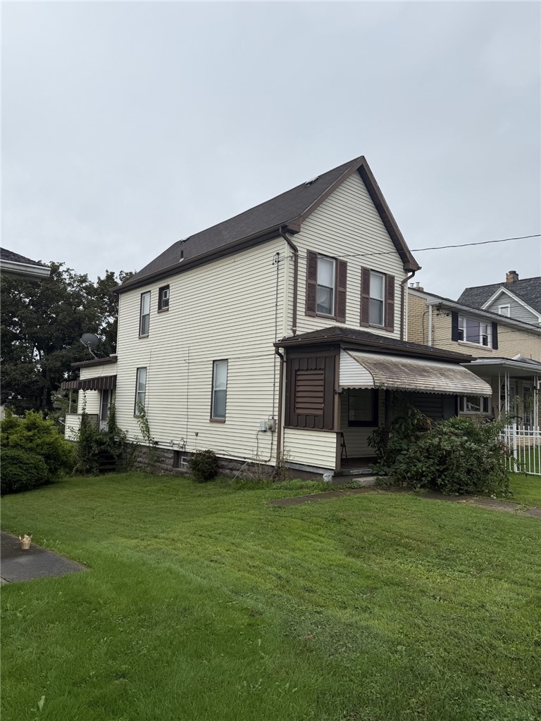 912 Summit St — photo 2