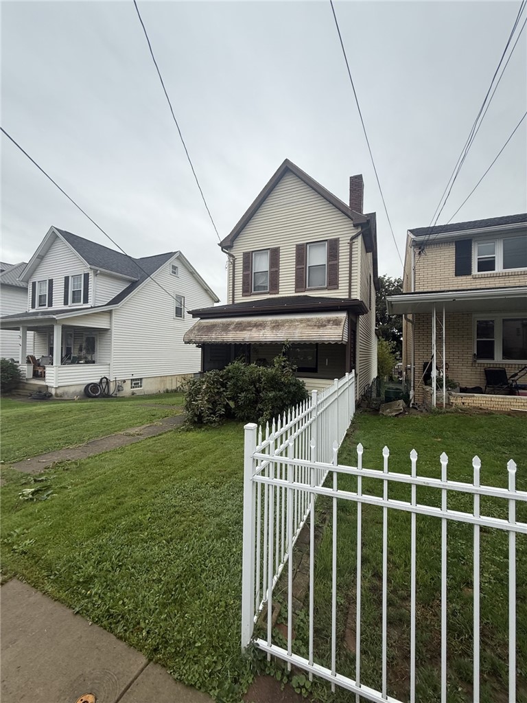 912 Summit St — photo 5