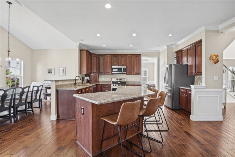 210 Briar Hill Ct — photo 7