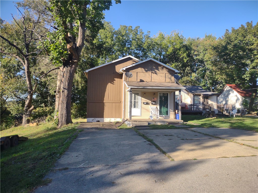 731 731.5 E Main St — photo 1