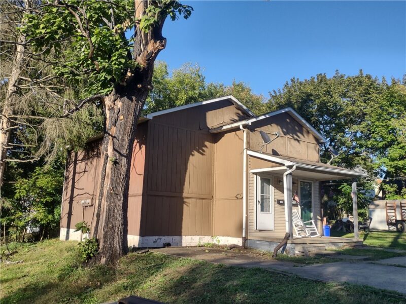 731 731.5 E Main St — photo 2