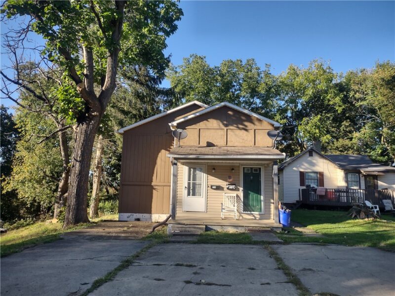 731 731.5 E Main St — photo 4