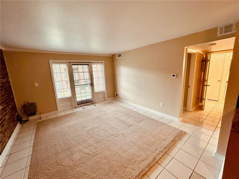930 Margarite Dr K — photo 2