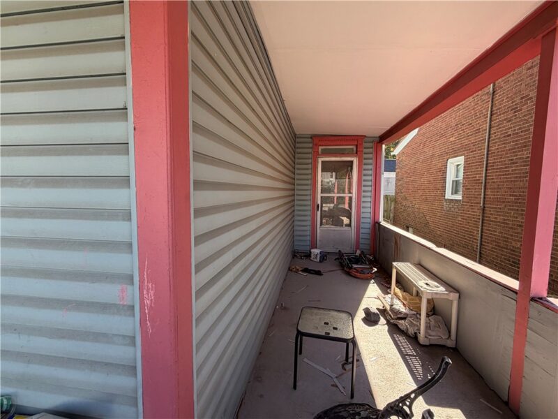 156 Byron St — photo 5