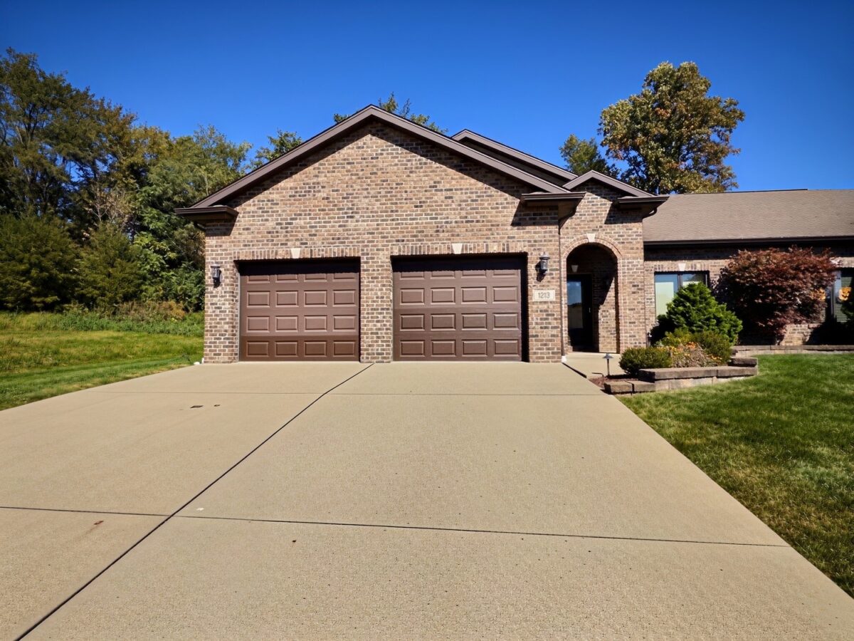 1213 Bedford ROAD — photo 1