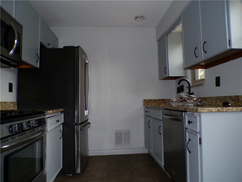 1560 Duncan Dr 27 — photo 3