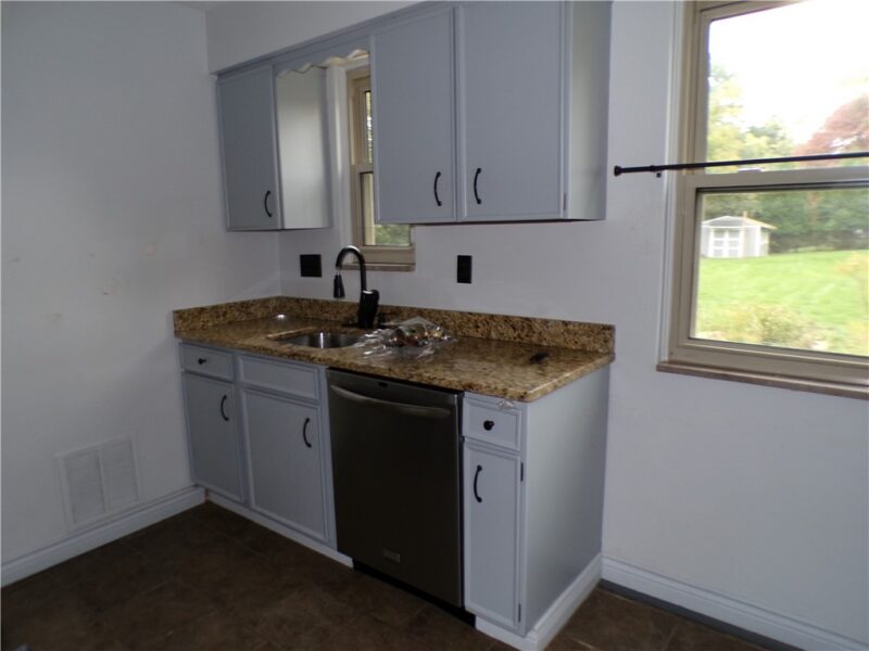 1560 Duncan Dr 27 — photo 4