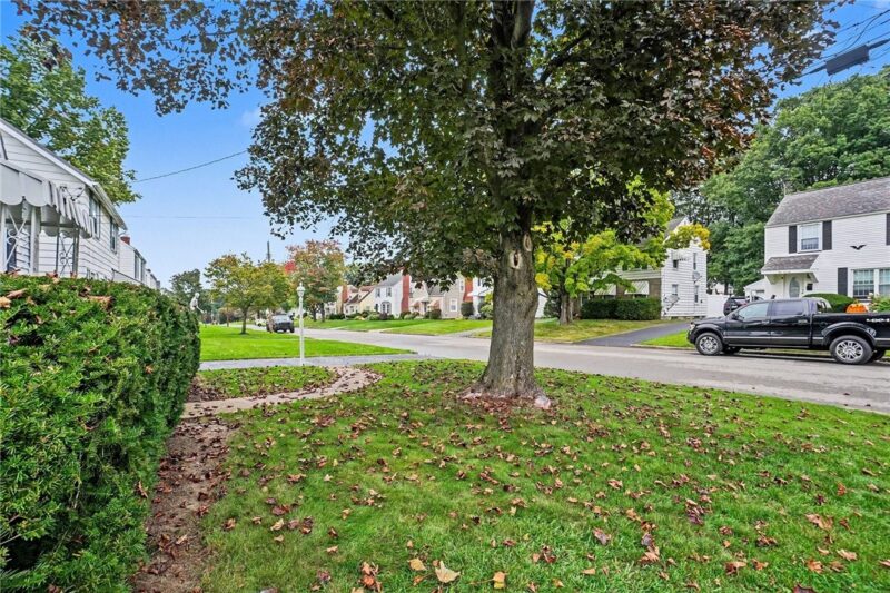 969 Bon Air Drive — photo 2