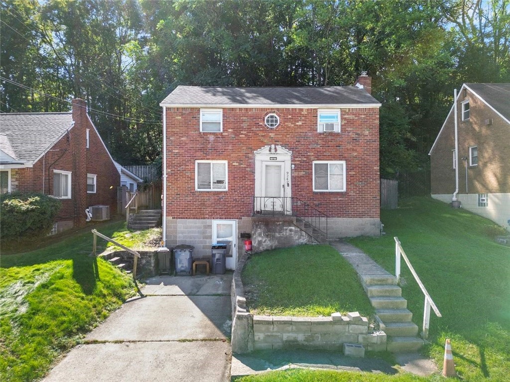 9242 Valley St — photo 1