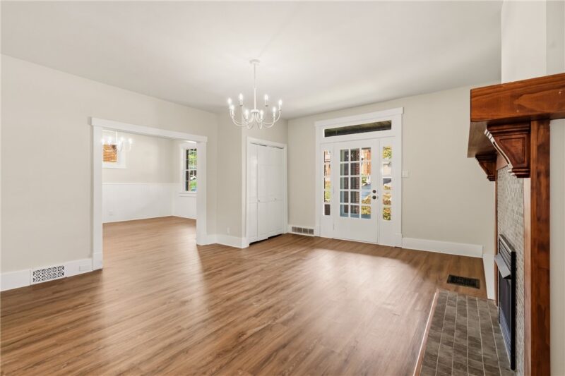 214 Castle Shannon Blvd — photo 3