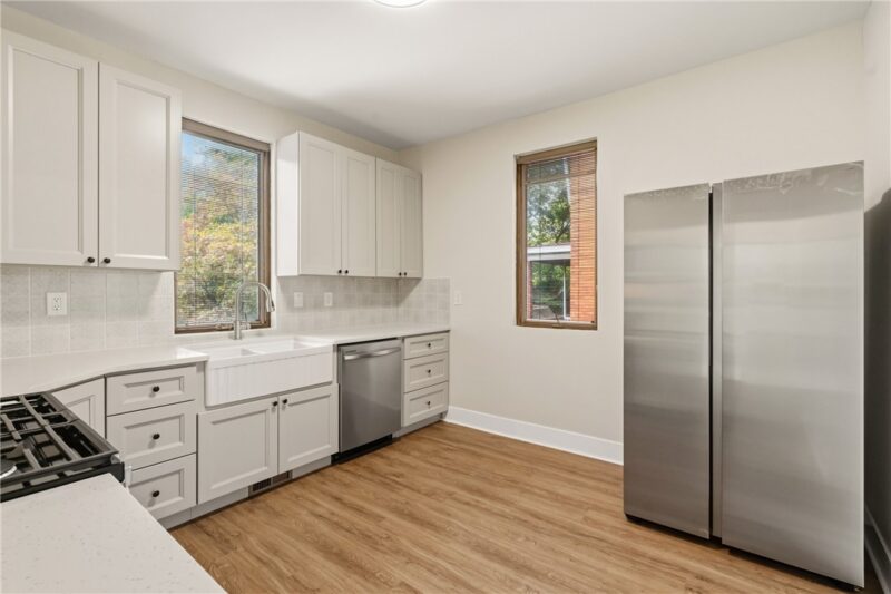 214 Castle Shannon Blvd — photo 8