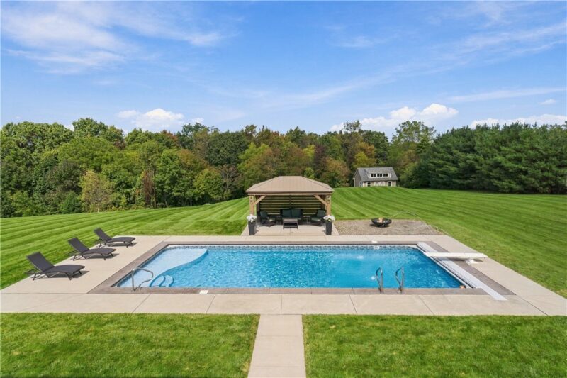 107 Hibernia Dr — photo 2