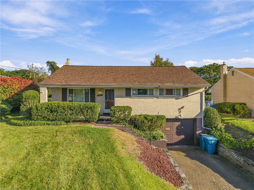 1822 Outlook Dr — photo 1