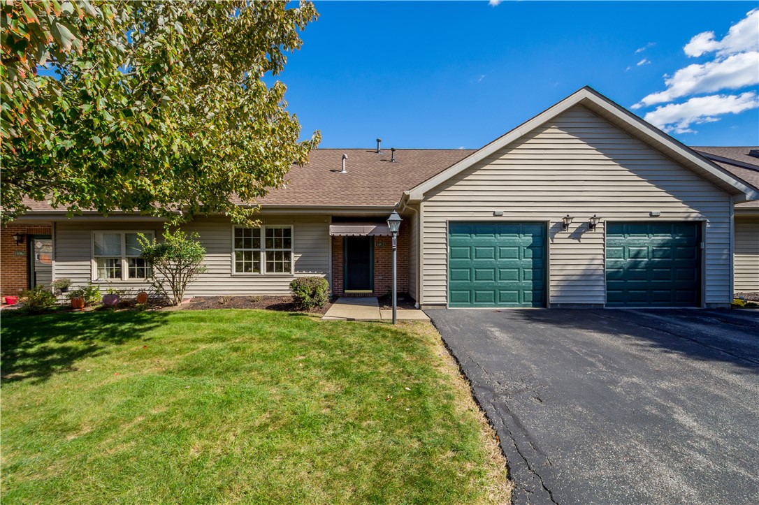 1407 Greenbriar Ct — photo 1