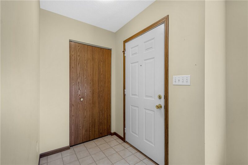 1407 Greenbriar Ct — photo 5