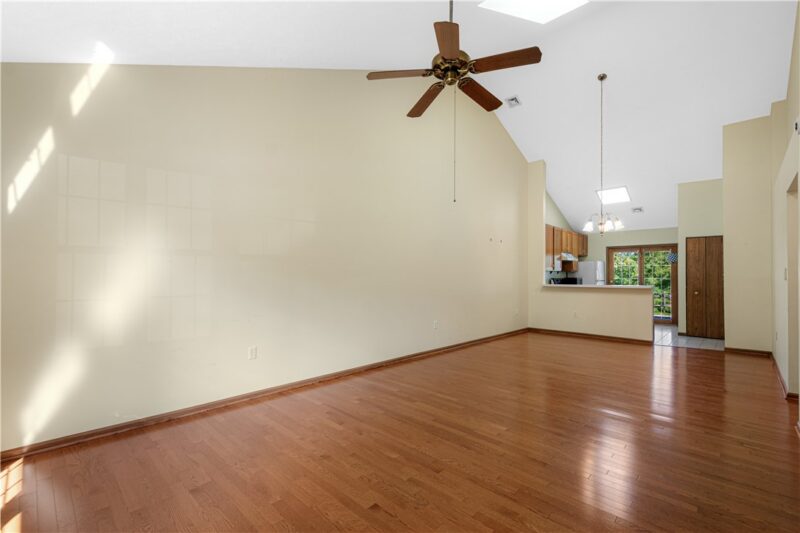 1407 Greenbriar Ct — photo 6