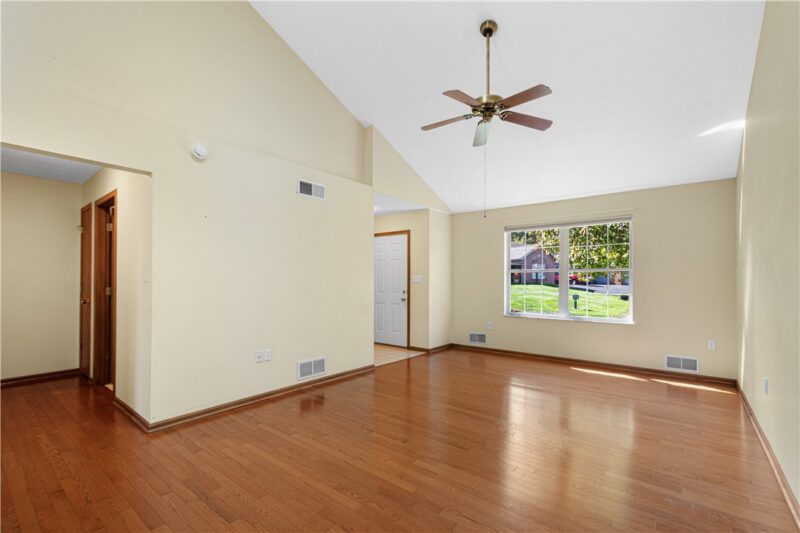 1407 Greenbriar Ct — photo 8