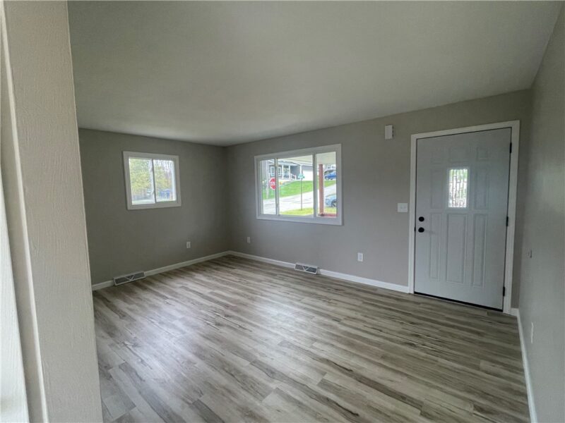 717 Monroe Ave — photo 4