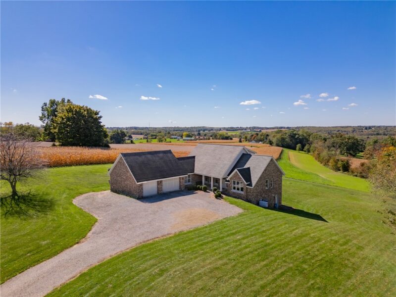 160 S Benbrook Rd — photo 3