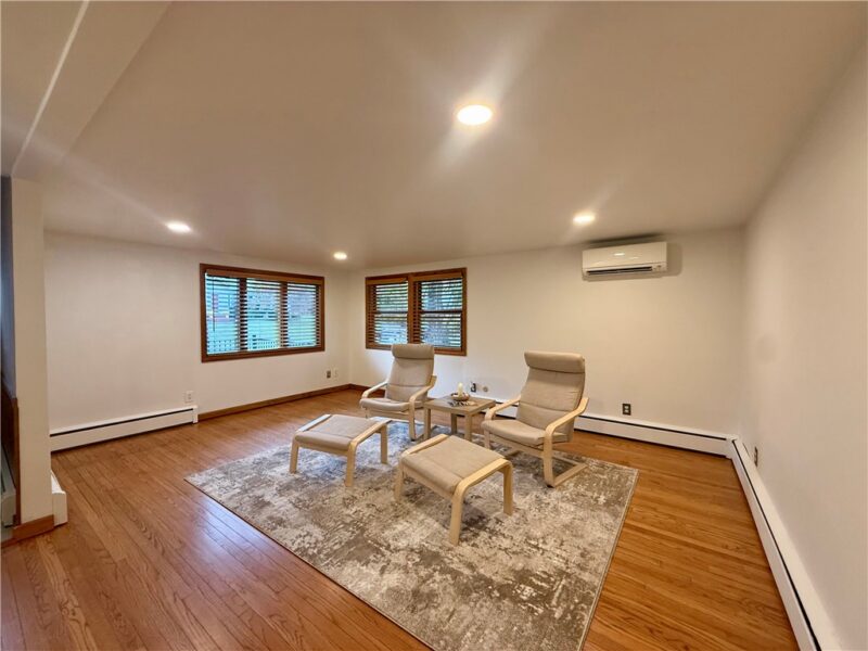 413 Summit Ave — photo 2