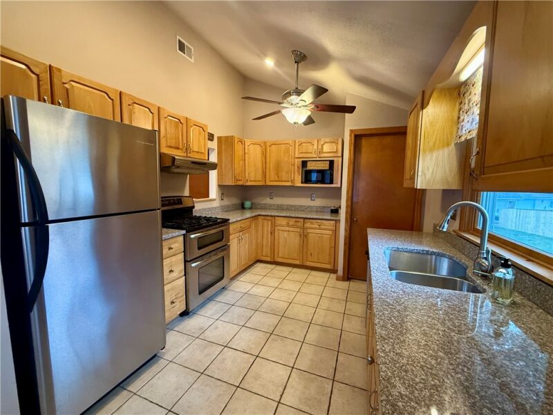 413 Summit Ave — photo 3