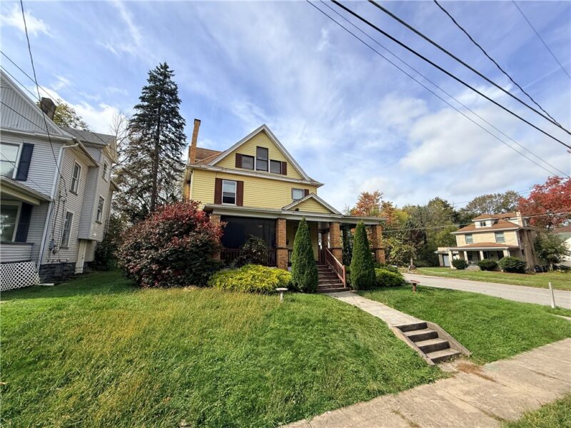 1315 Albert St — photo 2