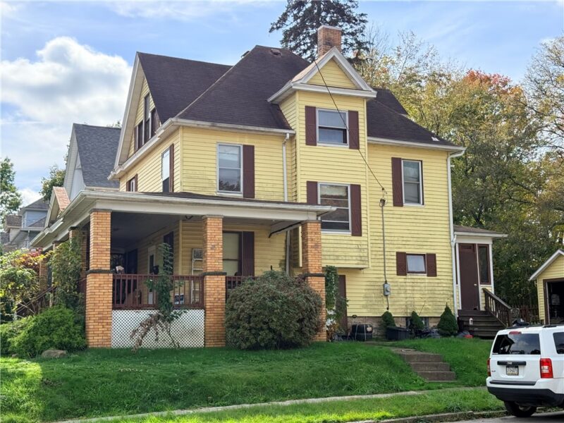 1315 Albert St — photo 3