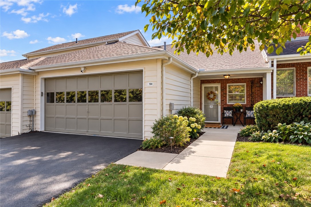 104 Boxwood Ct — photo 1
