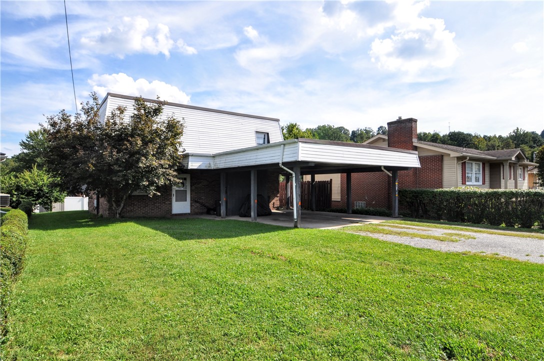 207 Scott St — photo 1