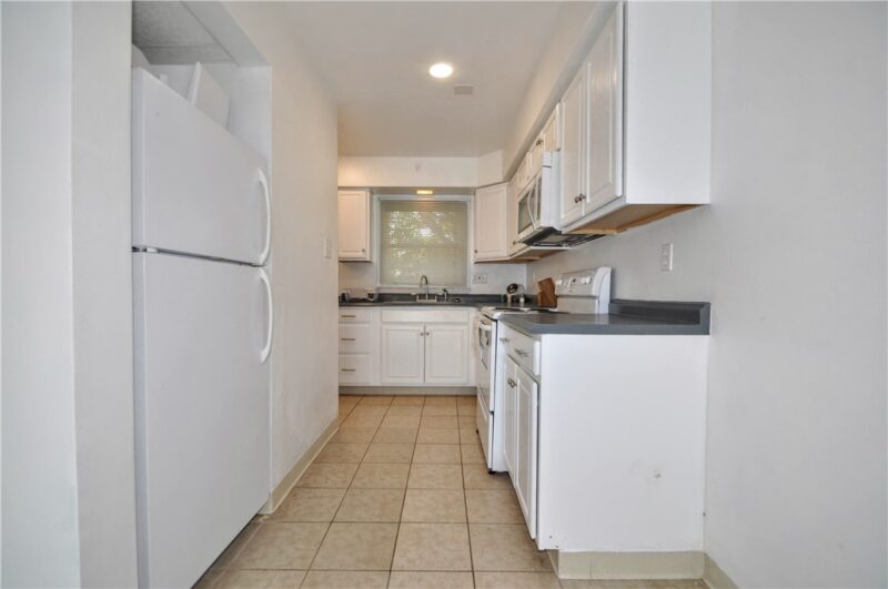 207 Scott St — photo 5