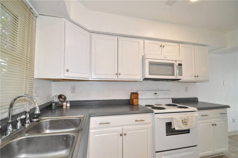 207 Scott St — photo 6