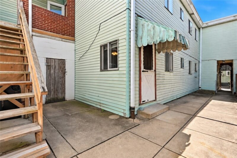 1917 Larkins Way — photo 5