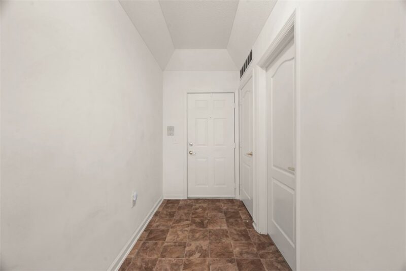 800 HIDDEN RIDGE COURT 203 — photo 3