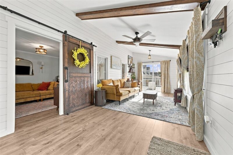 640 Riverview Dr — photo 3