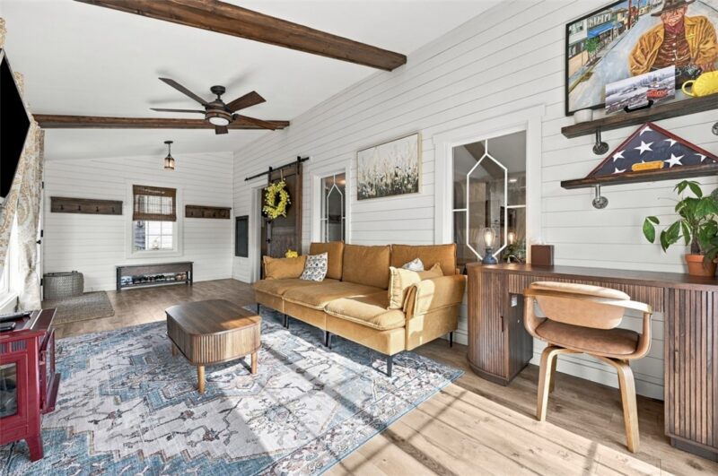 640 Riverview Dr — photo 4